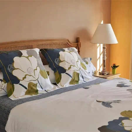 Villa Aurlie Sea View, 600m To And Shops